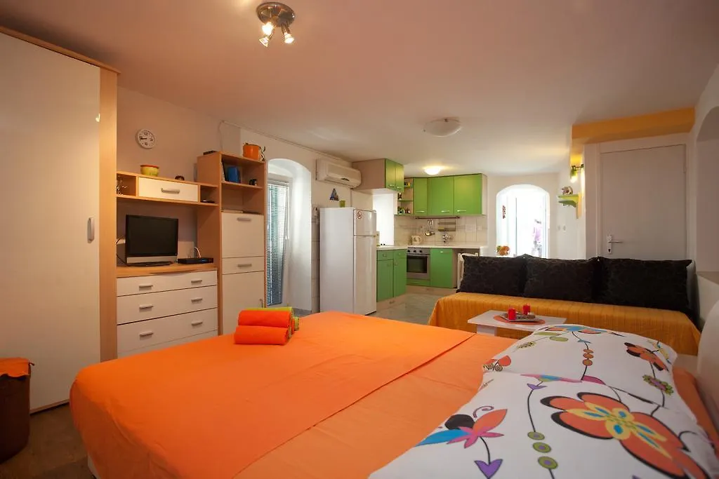Paradise Apartment With Big Sunny Terrace In The Old Town, Few Meters From The Sea & Riva Promenade Split