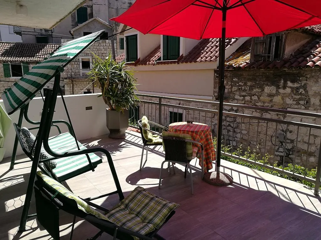 Paradise Apartment With Big Sunny Terrace In The Old Town, Few Meters From The Sea & Riva Promenade Split