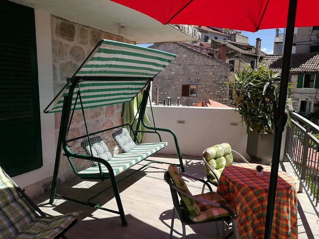 Paradise Apartment With Big Sunny Terrace In The Old Town, Few Meters From The Sea & Riva Promenade Split